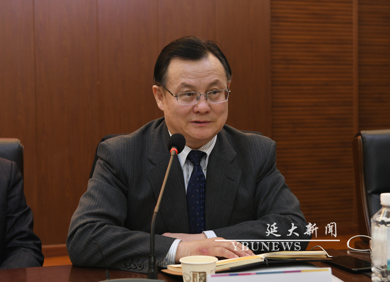 4 朝克教授發(fā)言.jpg