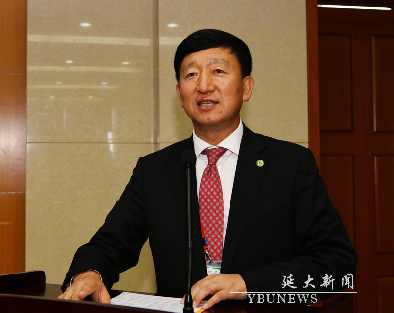 2金雄校長致辭.jpg